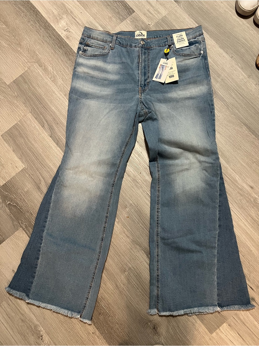 NWT Jordache Two-Tone Festival Flare Light Blue Jeans
